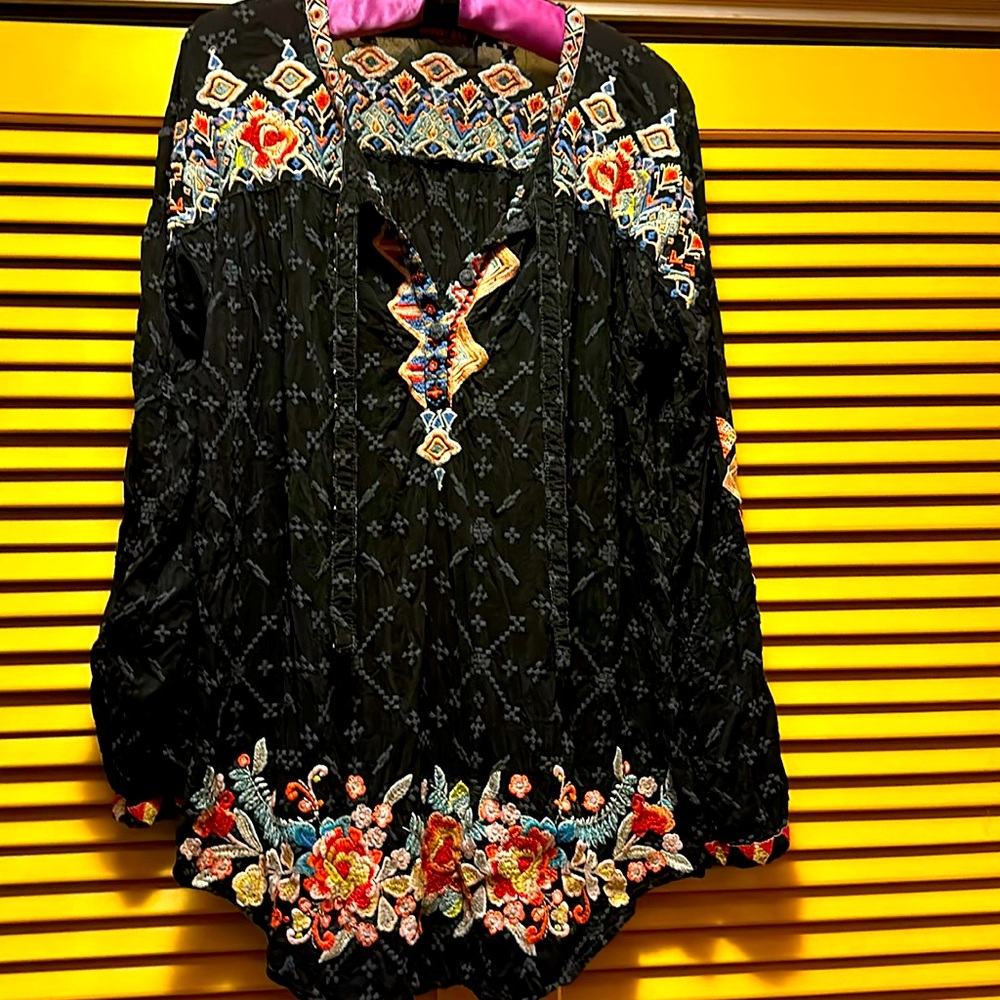 Johnny was embroidered tunic
